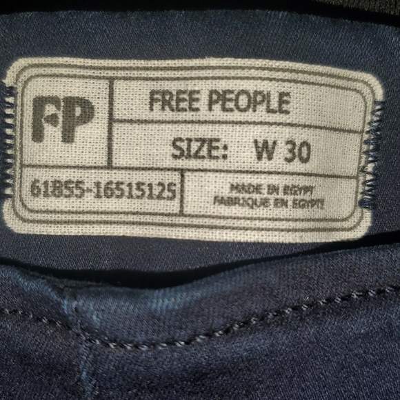 FREE people stretch straight leg Jean. Raw HEM. 30 × 27 - Picture 5 of 5